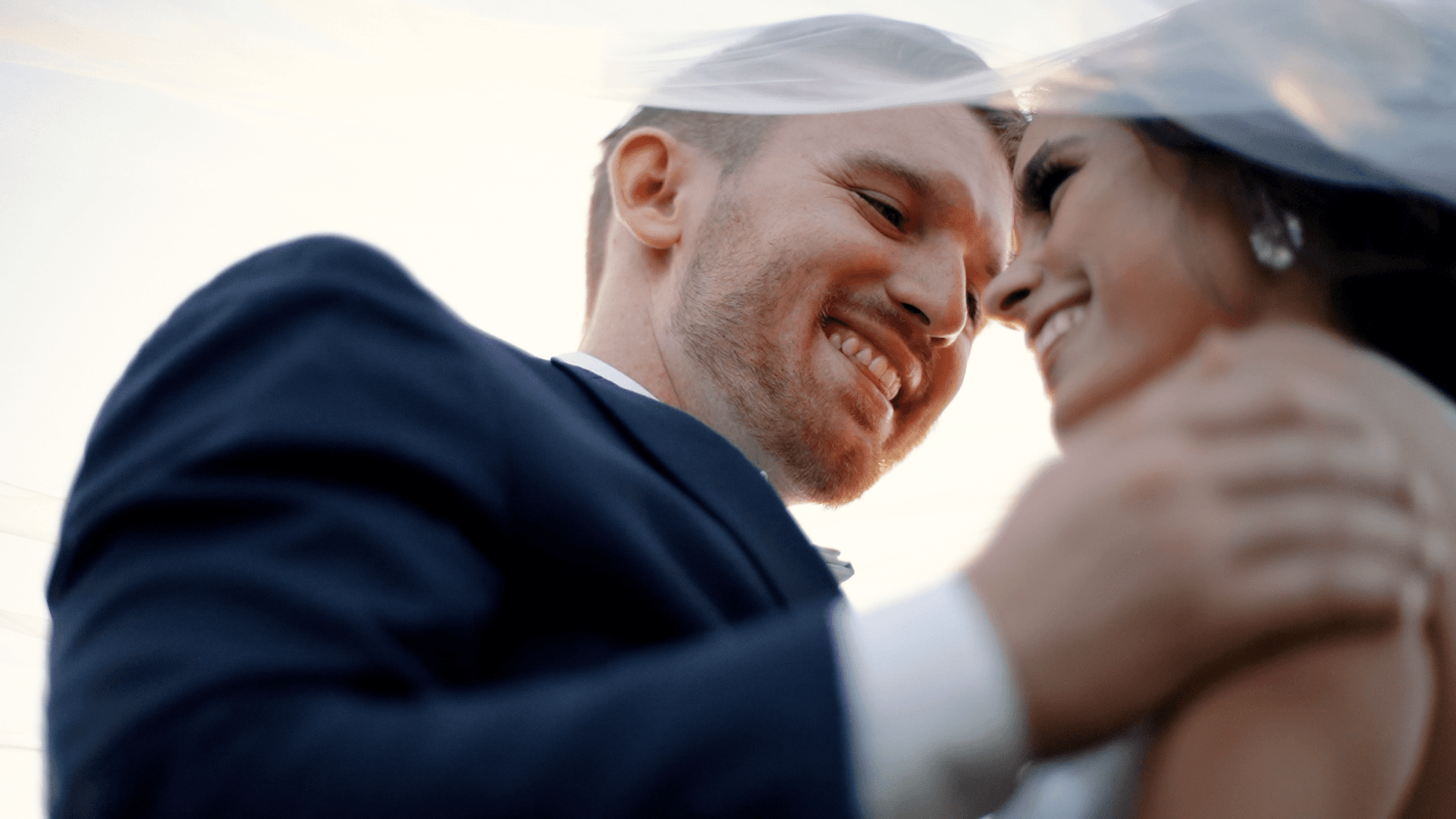 Wedding couple — golden hour